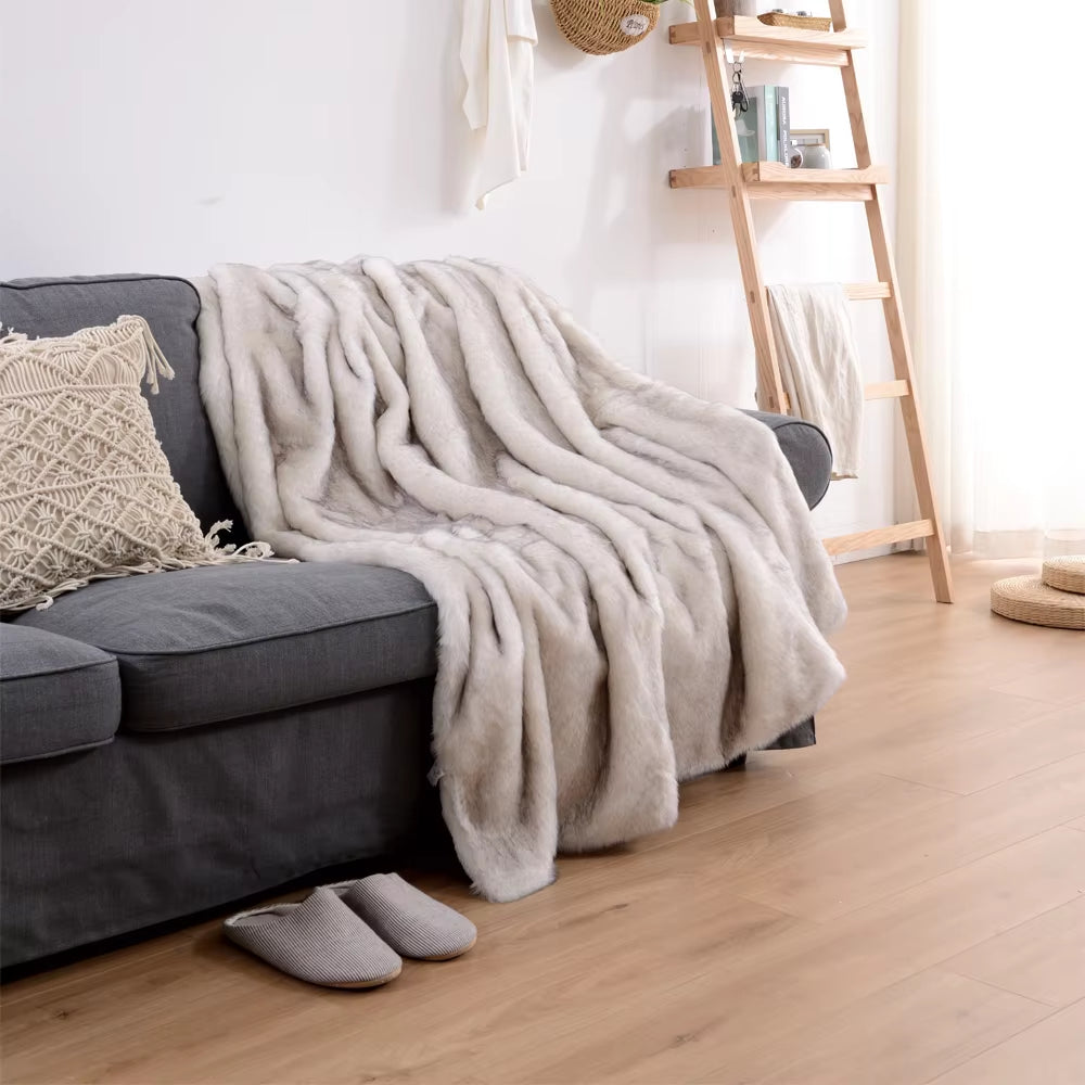 Double Layers Faux Fur Blankets for Beds Soft Warm Mink Throw Acrylic Long Pile Home Decor Imitated Fox Fur Throw Blankets