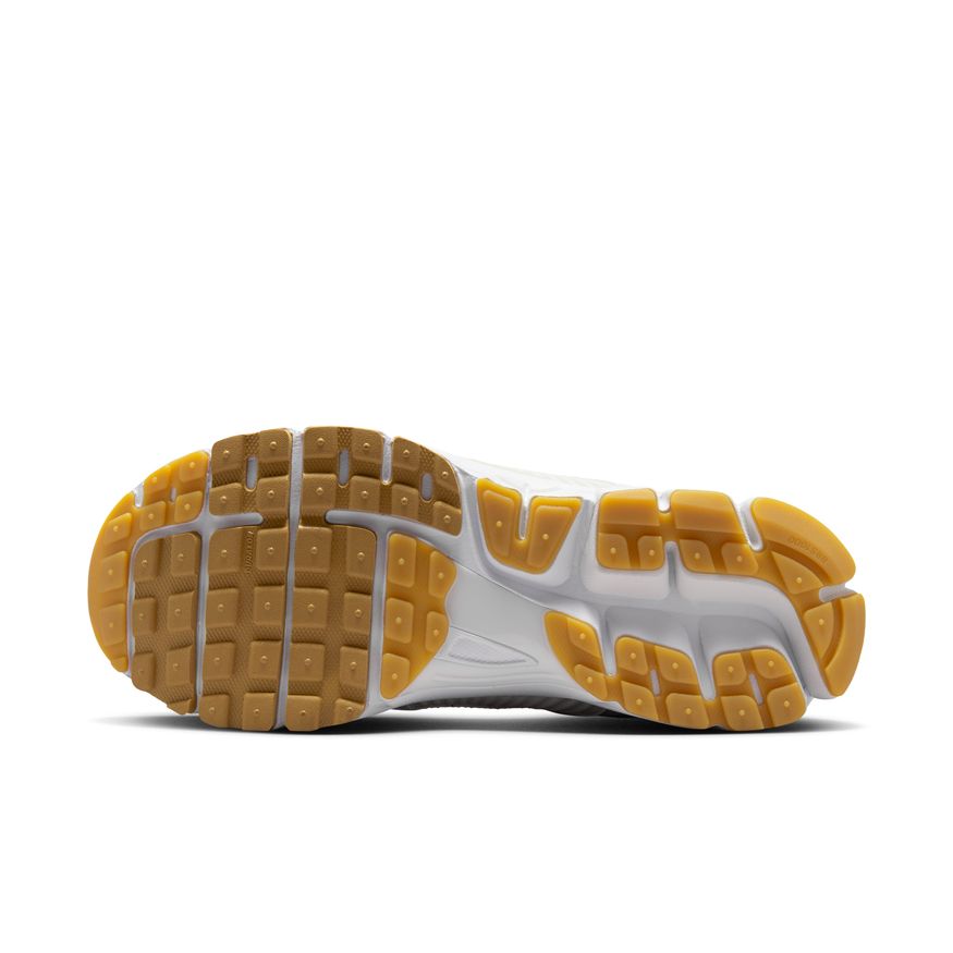 W Nike Zoom Vomero 5 FJ2028-104